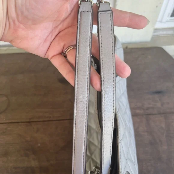 2016 VTG Michael Kors Susannah Lg Quilted-Leather Tote/Shoulder Bag ~ Pearl Grey - Picture 6 of 14